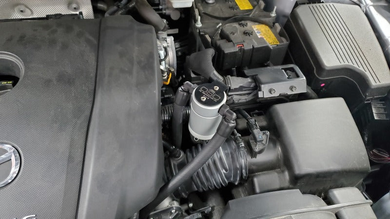 J&L 14-24 Mazda CX5 2.5L Non-turbo Driver Side 3.0 Oil Separator Kit - Clear Anodized J&L 14-24 Mazda CX5 2.5L Non-turbo Driver Side 3.0 Oil Separator Kit - Clear Anodized