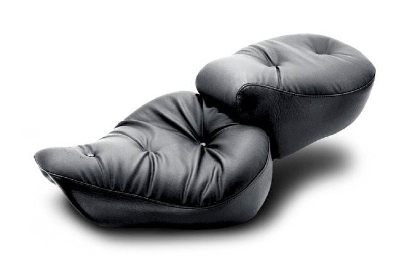 Mustang 91-05 Harley Dyna Wide Touring 1PC Seat Regal - Black Mustang 91-05 Harley Dyna Wide Touring 1PC Seat Regal - Black