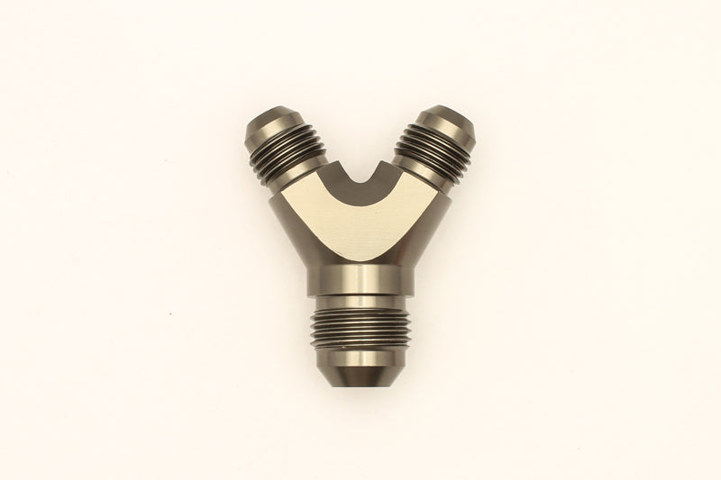 DeatschWerks 6AN Male Flare + 6AN Male Flare to 8AN Male Flare Y Block Fitting DeatschWerks 6AN Male Flare + 6AN Male Flare to 8AN Male Flare Y Block Fitting