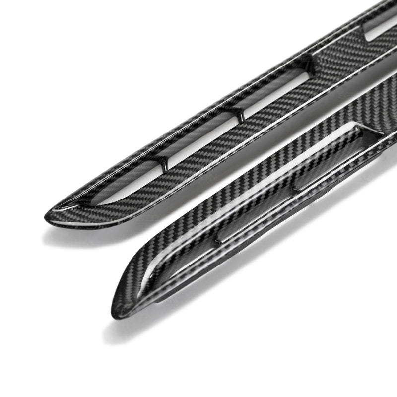 Seibon 09-10 Nissan GTR R35 Carbon Fiber Fender Ducts (Pair) Seibon 09-10 Nissan GTR R35 Carbon Fiber Fender Ducts (Pair)