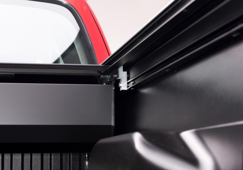 Retrax 2022 Toyota Tundra CrewMax 5.5ft Bed w/ Deck Rail System PowertraxONE MX Retrax 2022 Toyota Tundra CrewMax 5.5ft Bed w/ Deck Rail System PowertraxONE MX