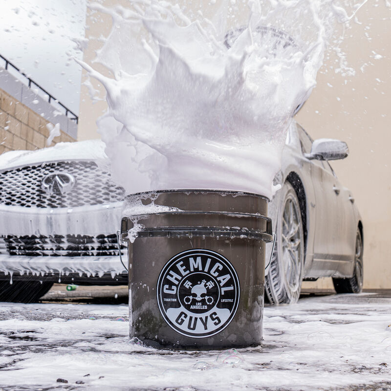 Chemical Guys Heavy Duty Detailing Bucket Smoked Black (4.5 Gal) Chemical Guys Heavy Duty Detailing Bucket Smoked Black (4.5 Gal)