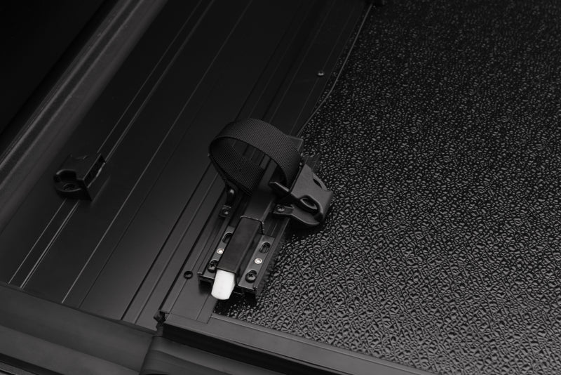 UnderCover 12-17 Isuzu Dmax 5ft Flex Bed Cover UnderCover 12-17 Isuzu Dmax 5ft Flex Bed Cover