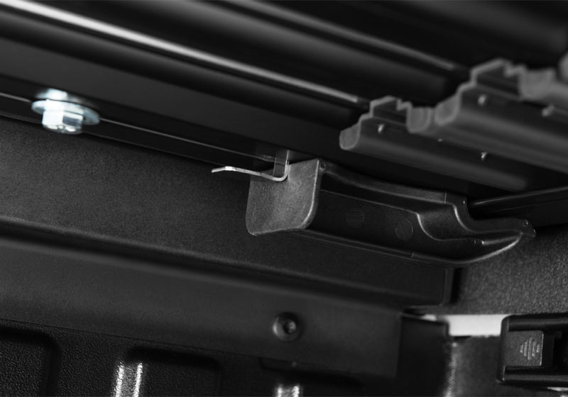 Truxedo 07-20 Toyota Tundra w/Track System 6ft 6in Sentry Bed Cover Truxedo 07-20 Toyota Tundra w/Track System 6ft 6in Sentry Bed Cover