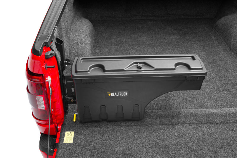 UnderCover 15-20 Ford F-150 Drivers Side SwingH1128-H1157 Case - Black Smooth UnderCover 15-20 Ford F-150 Drivers Side SwingH1128-H1157 Case - Black Smooth
