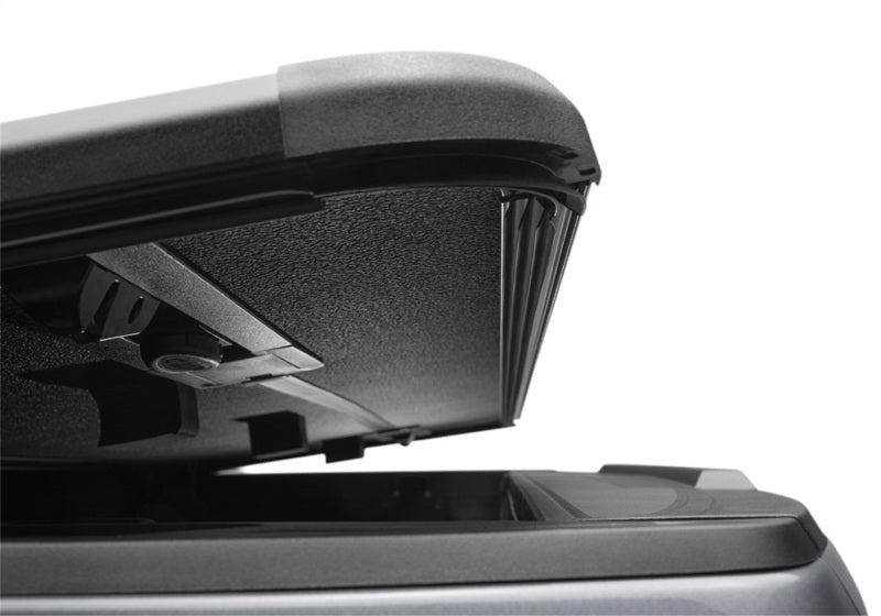 Extang 14-18 Chevy/GMC Silverado/Sierra 1500 (5ft. 10in. Bed) Solid Fold ALX Extang 14-18 Chevy/GMC Silverado/Sierra 1500 (5ft. 10in. Bed) Solid Fold ALX
