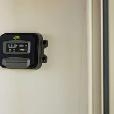 Battery Tender 10A PWM/150W/12V Indoor Solar Controller System