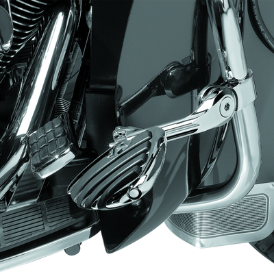 Kuryakyn Tour-Tech Cruise 6in Mount Arm  With ISO Wing Pegs 1-1/4in Clamp Chrome
