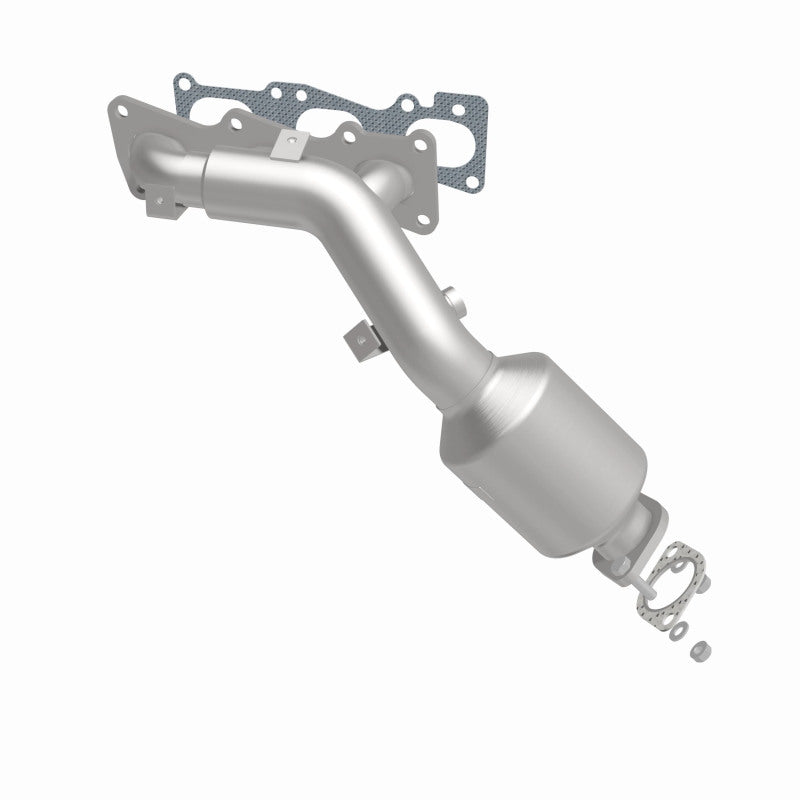 MagnaFlow Direct Fit Catalytic Converter 10-12 Hyundai Genesis 3.8L