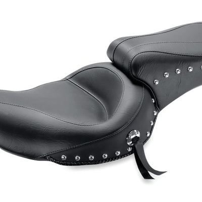 Mustang 06-17 Harley Dyna Standard Touring 1PC Seat w/Studs - Black