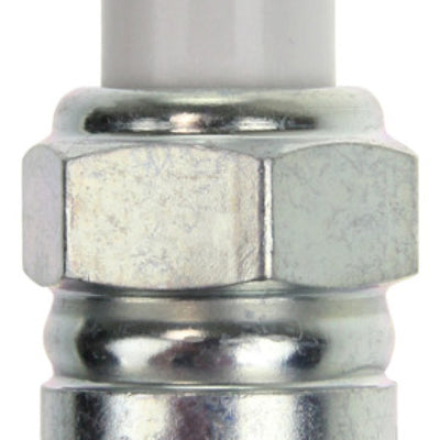 NGK Laser Iridium Spark Plug Box of 4 (ILNAR8B7G)