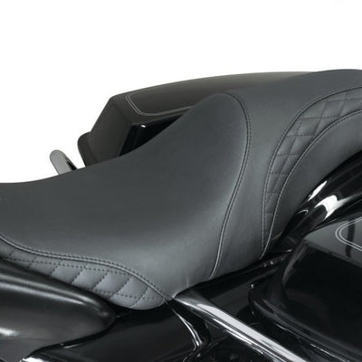 Mustang 08-21 Harley Electra Glide,Rd Glide,Rd King Tripper Fastback 1PC Seat w/Diam Stitch - Black