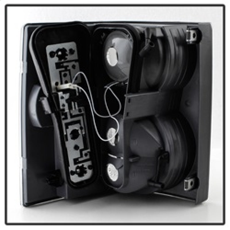 xTune Land Rover Range Rover 06-09 Euro Style Tail Lights Clear ALT-JH-LRRRS06-CL