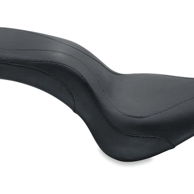 Mustang 06-17 Harley Softail Wide Tire (200mm) DayTripper 1PC Seat - Black