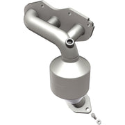 MagnaFlow Direct Fit Catalytic Converter 14-15 Toyota Highlander 3.5L Manifold