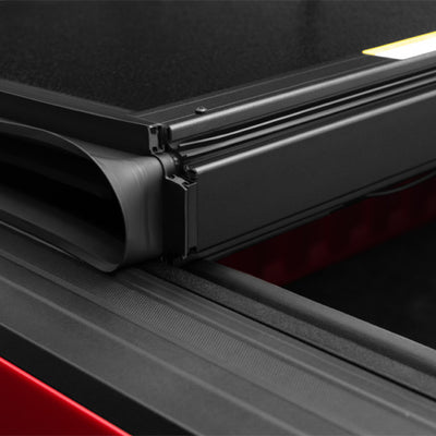 UnderCover 14-18 Chevy Silverado 1500 (19 Legacy) 5.8ft Armor Flex Bed Cover - Black Textured