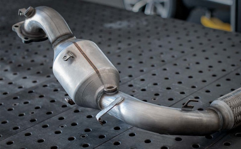 MagnaFlow Direct Fit Catalytic Converter 05-06 Wrangler 2.4L OEM